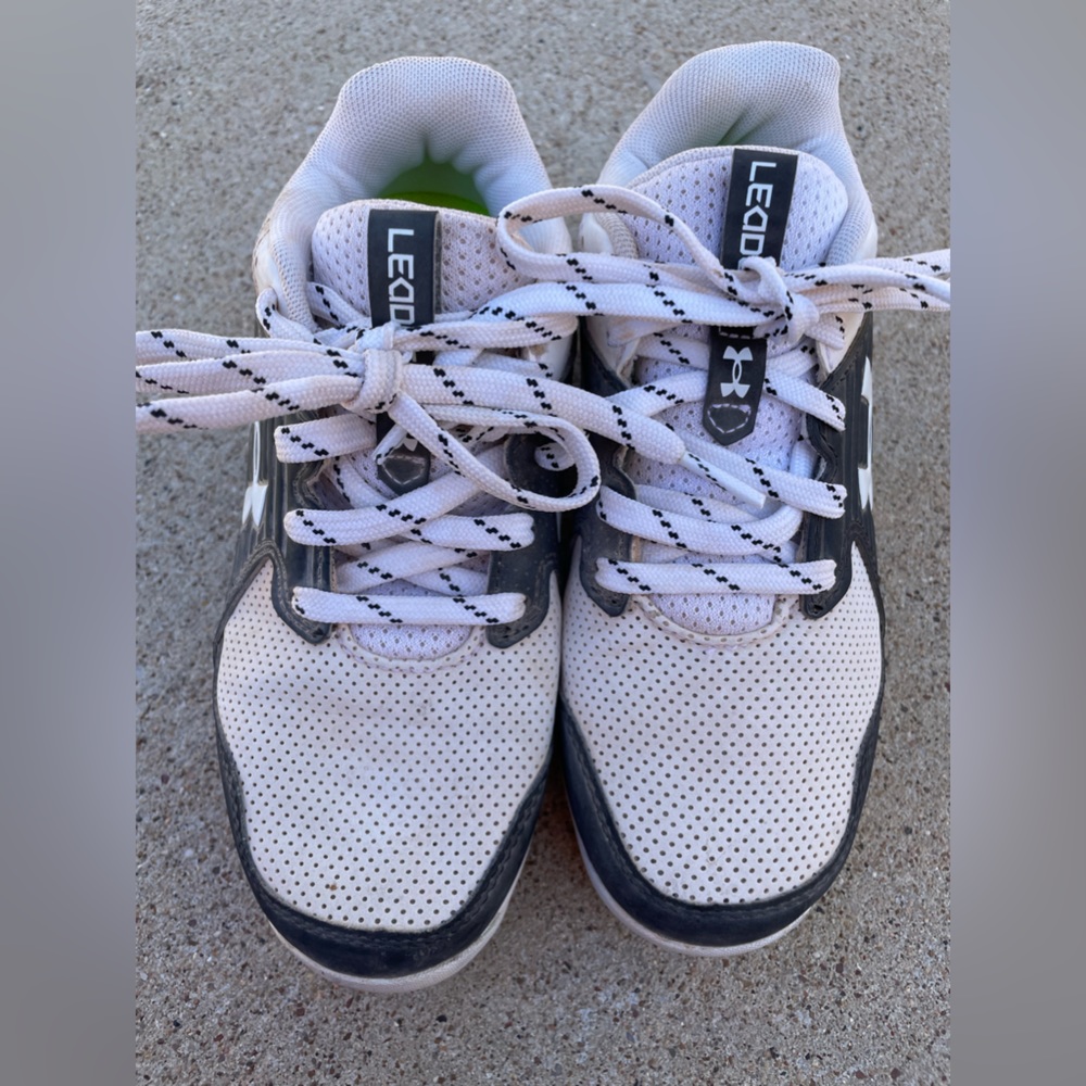 Under Armor Leadoff Baseball Cleats.